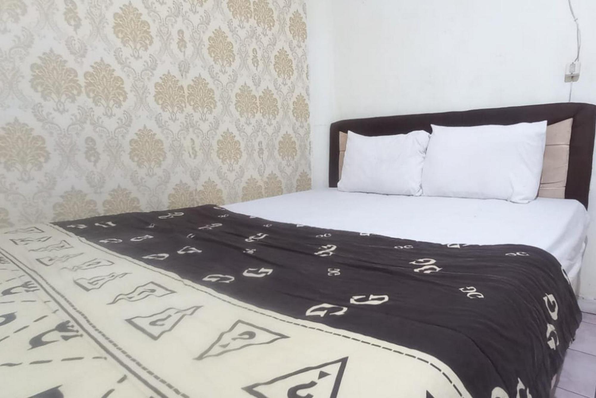 Fortuna Hotel Redpartner Near Exit Tol Paiton Екстер'єр фото